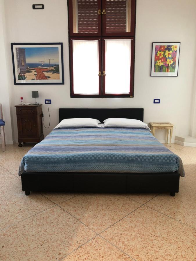Joy Living Hotel Sandra Bagian luar foto
