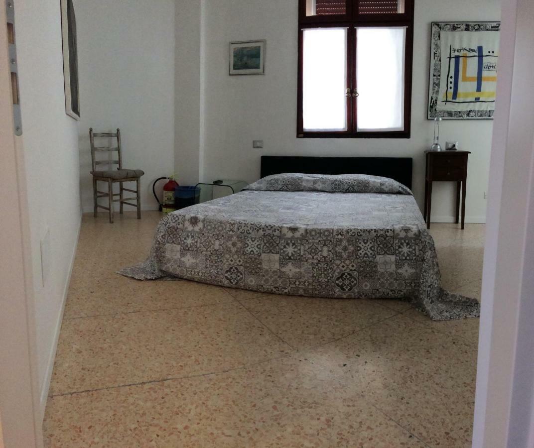 Joy Living Hotel Sandra Bagian luar foto
