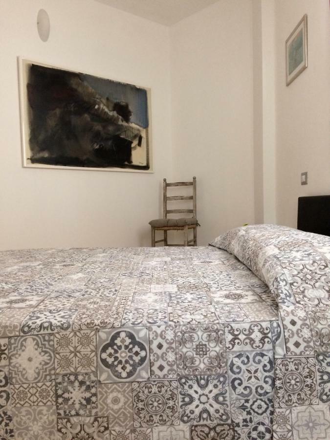 Joy Living Hotel Sandra Bagian luar foto