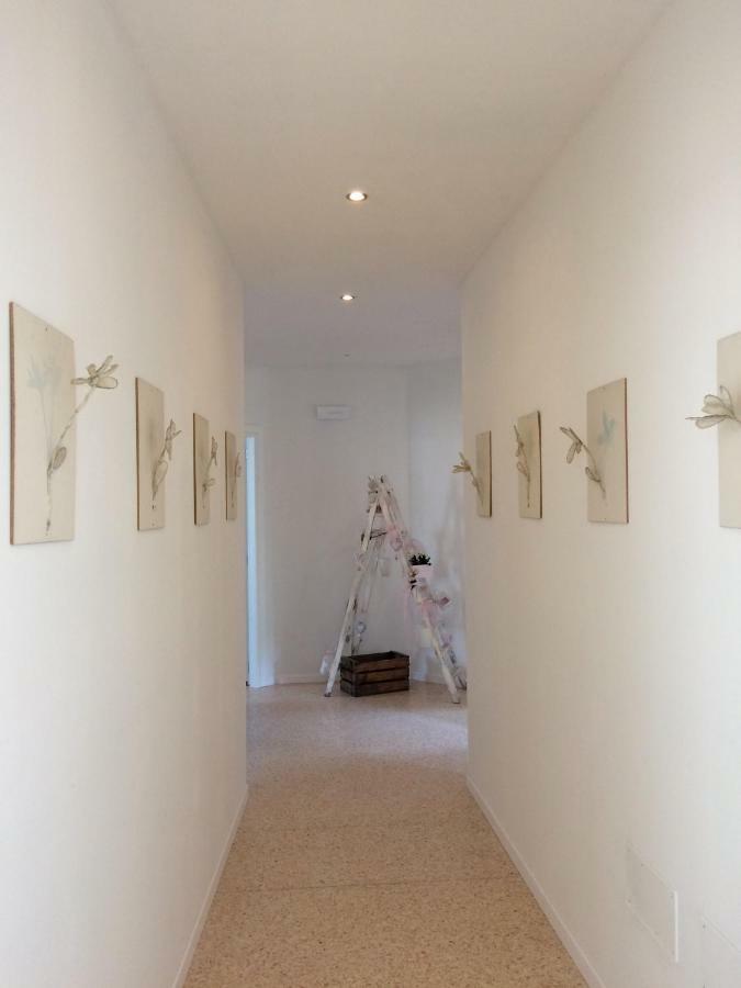 Joy Living Hotel Sandra Bagian luar foto