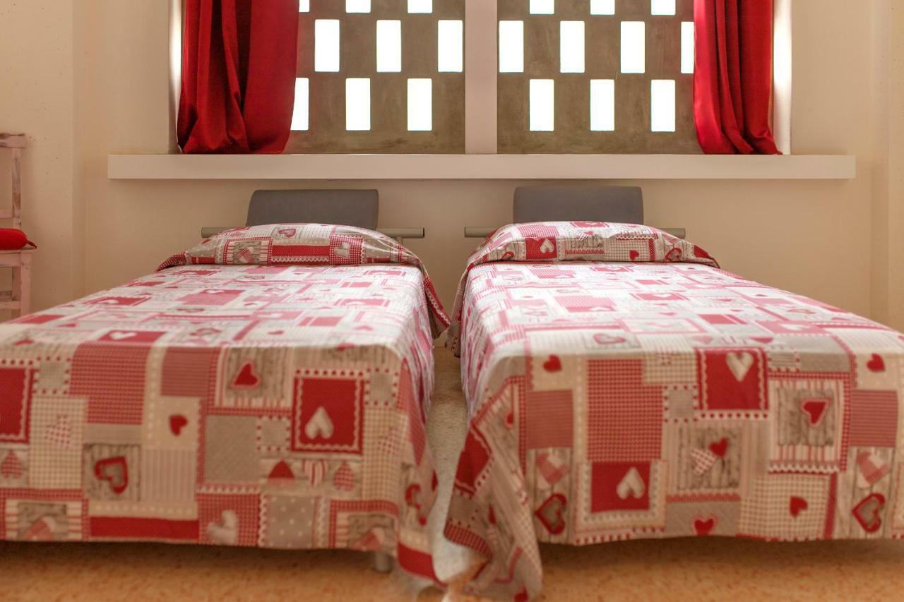 Joy Living Hotel Sandra Bagian luar foto